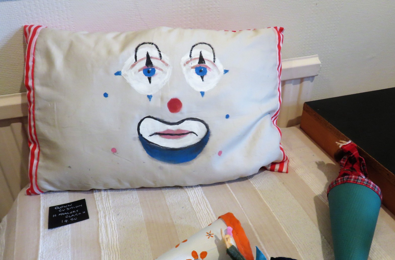 Clown cushion